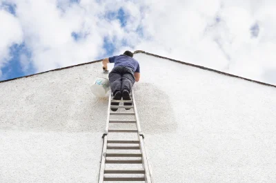 Peinture extérieure à Clans — façades et ravalement